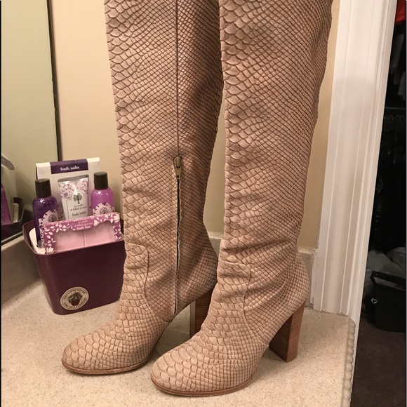 KORS Michael Kors Shoes - KORS Michael Kors Leather Outback Boots    !